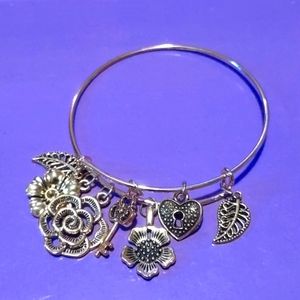 Charm bracelet